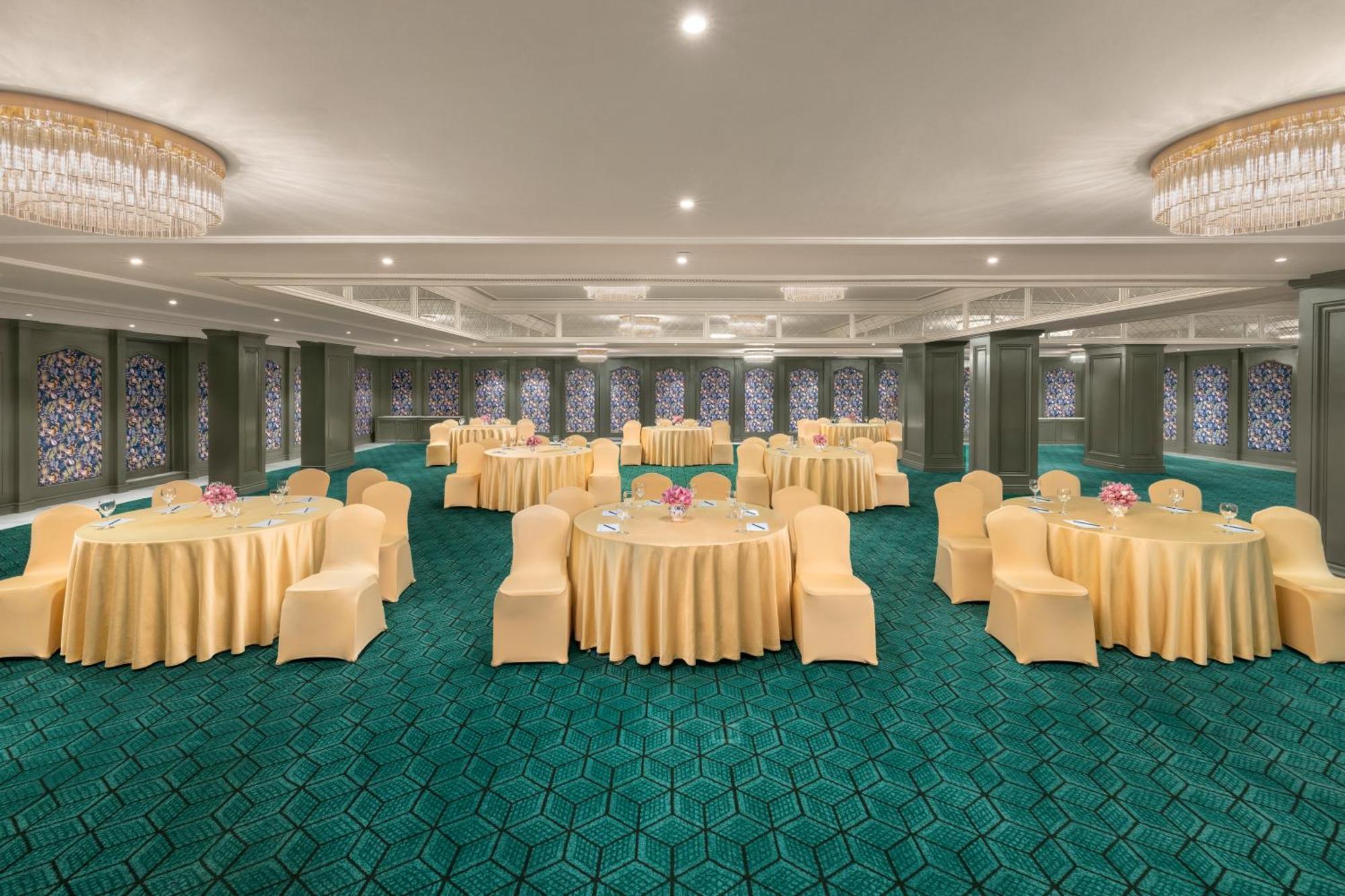Отель Tajview, Agra-Ihcl Seleqtions Агра Экстерьер фото The ballroom